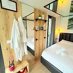 446 Tiny House * Shiroka