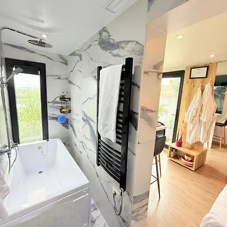 Villa 446 Tiny House Široka